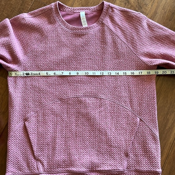 Lululemon | Catch A Moment Crew Size 8 - Picture 15 of 16